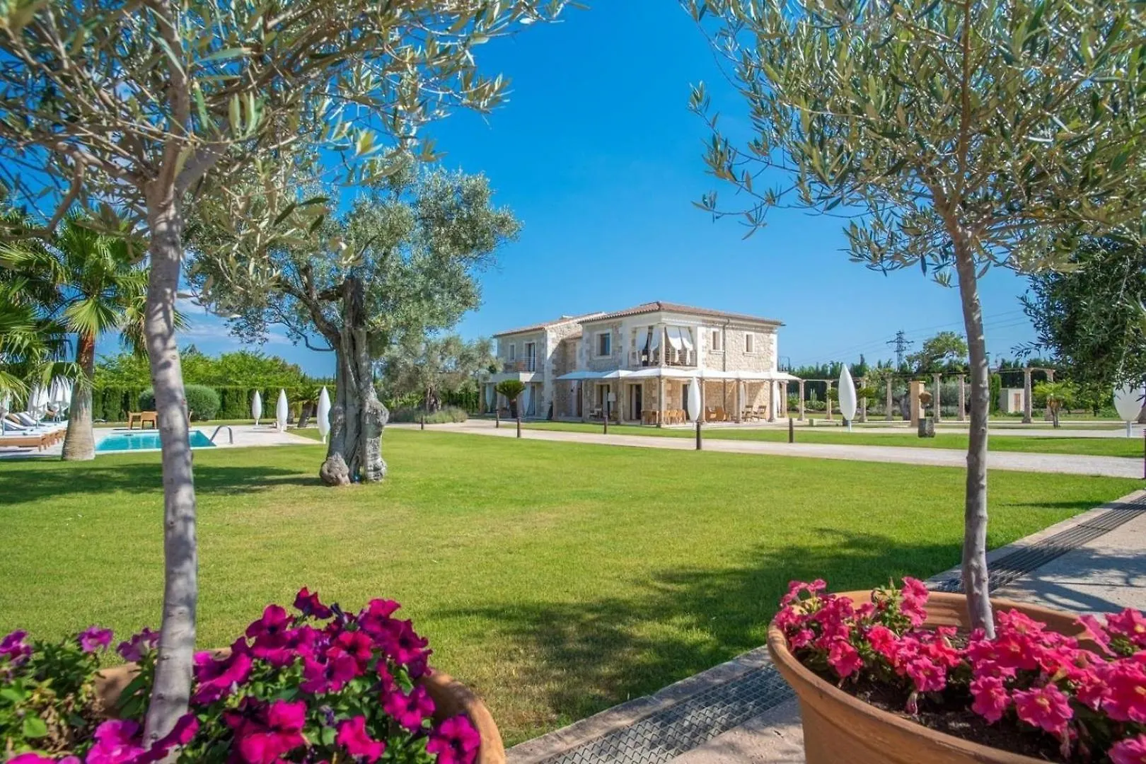 Luxurioeses Landhaus Mit Whirlpool Im Freien Und Pool, Ideal Fuer Veranstaltungen Selva  Spain