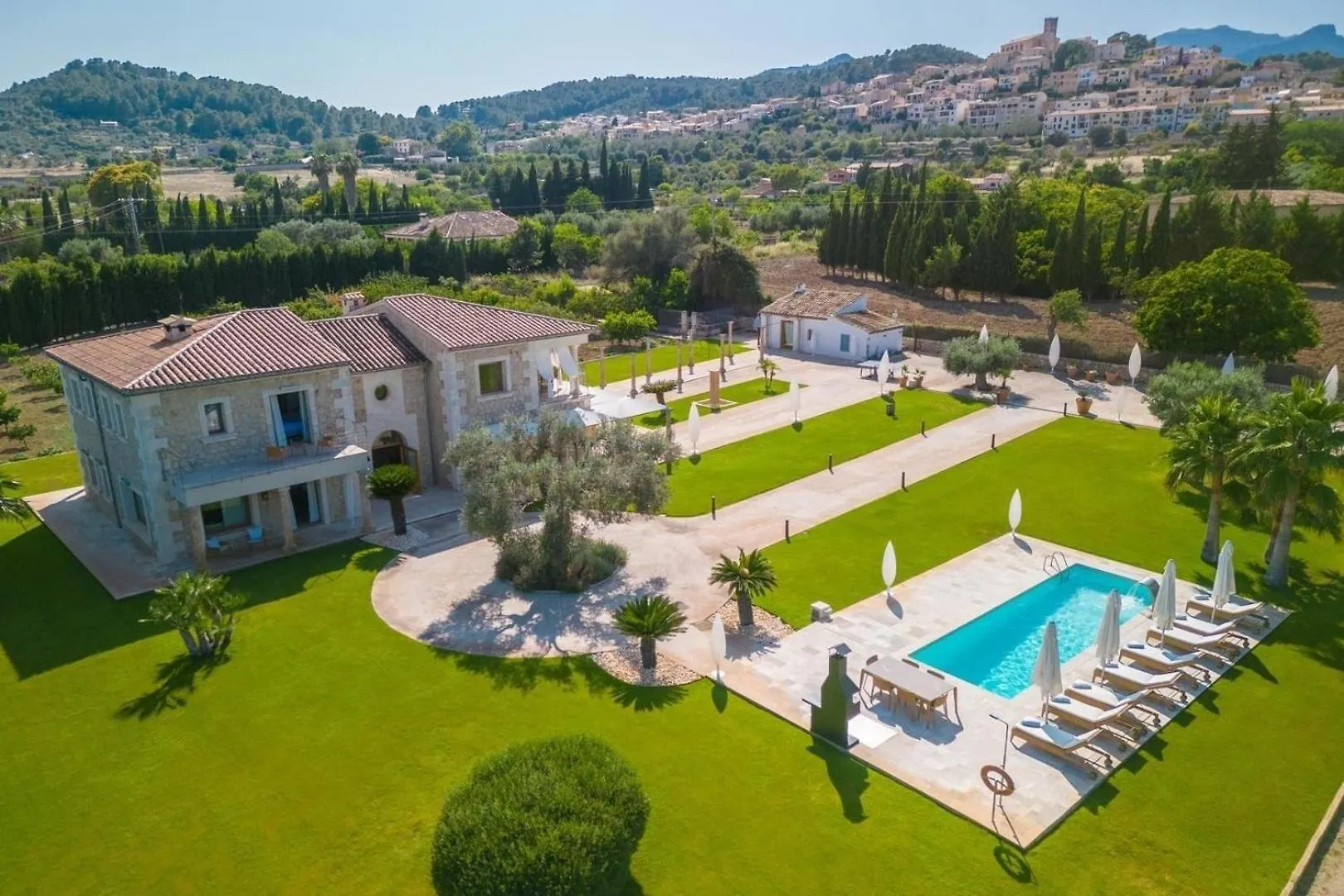 Holiday home Luxurioeses Landhaus Mit Whirlpool Im Freien Und Pool, Ideal Fuer Veranstaltungen Selva  Spain
