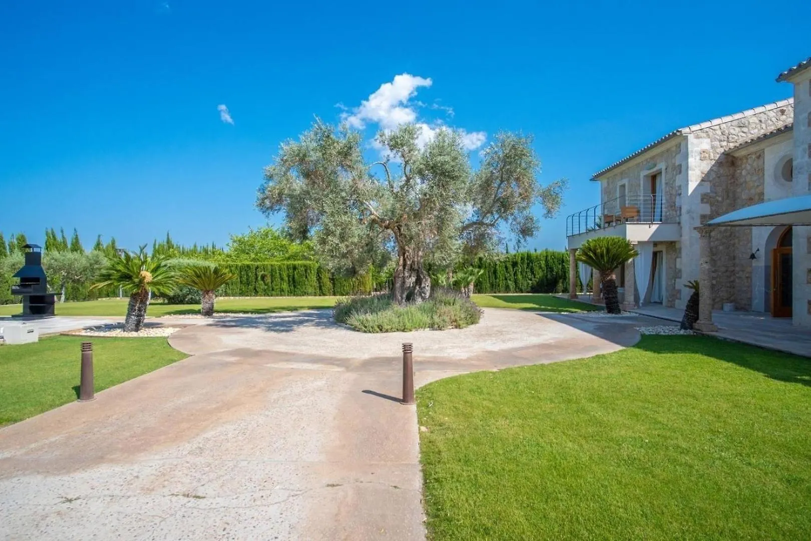 Luxurioeses Landhaus Mit Whirlpool Im Freien Und Pool, Ideal Fuer Veranstaltungen Selva  Holiday home Selva (Mallorca)